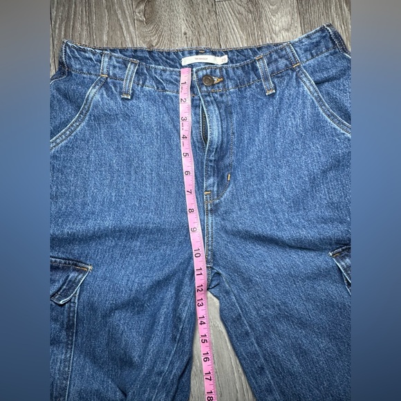 Levi's ‘94 Baggy  Cargo Pants Size 28 - Picture 5 of 6